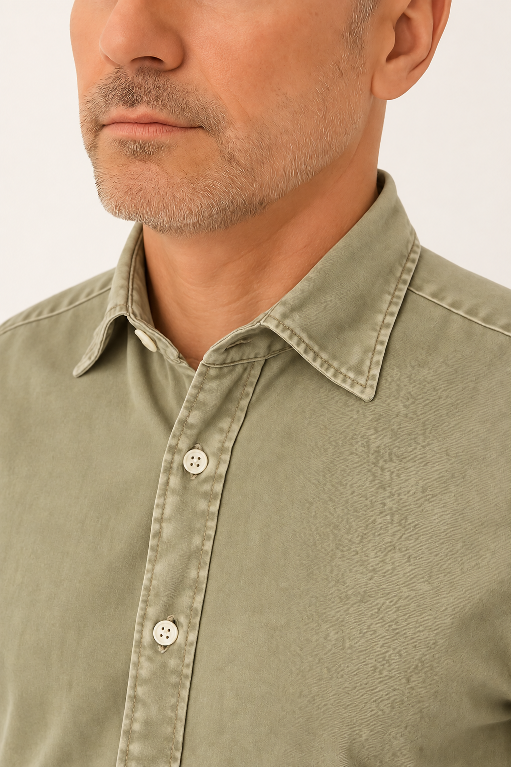 Camicia uomo in gabardina tinta in capo