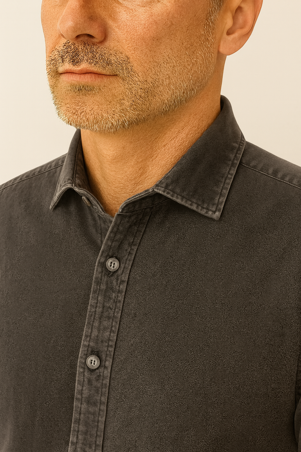 camicia collo francese da uomo in gabardina tinta unita grigia made in italy