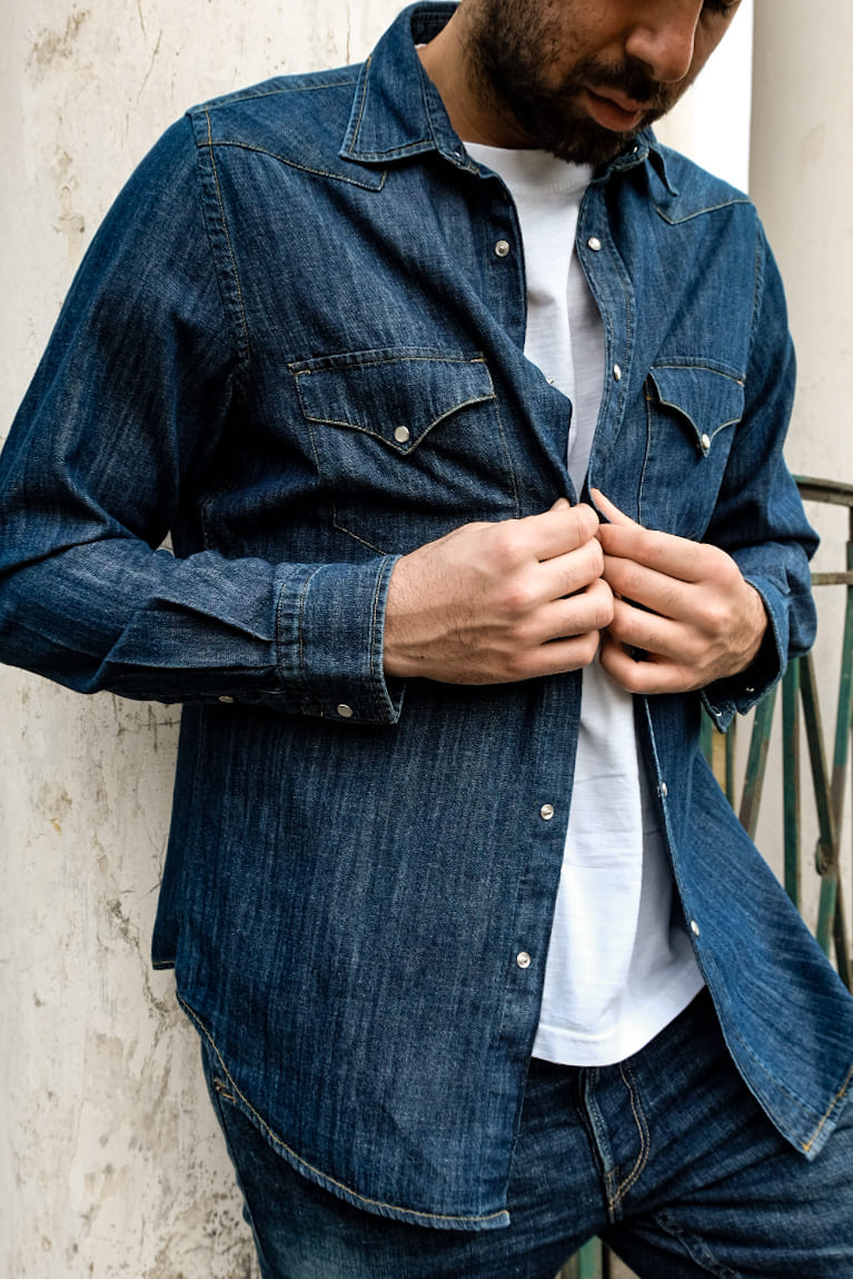 Camicia texana in denim diagonale di cotone blu